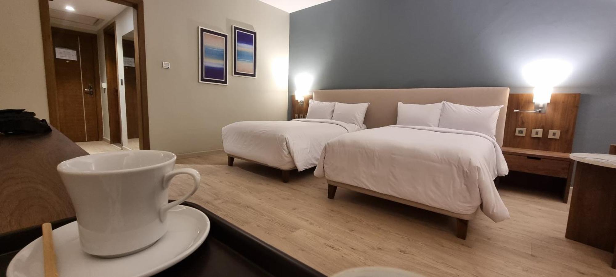 Phoenix Hotel & Wellness Sheikh Zayed City Exterior photo